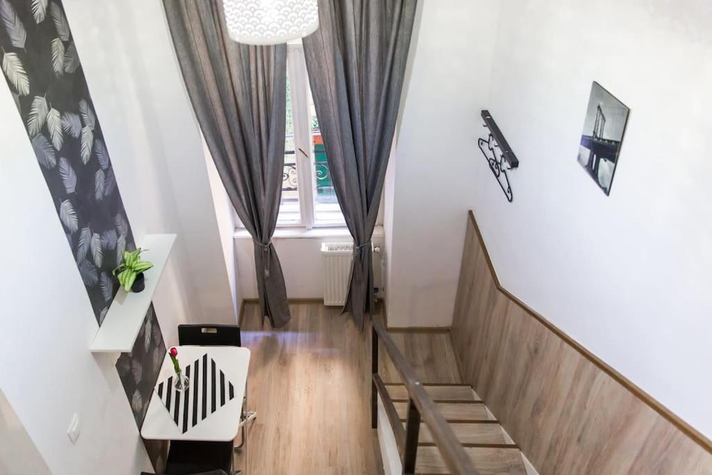 Central Budget Lofts Apartamento Budapeste Exterior foto