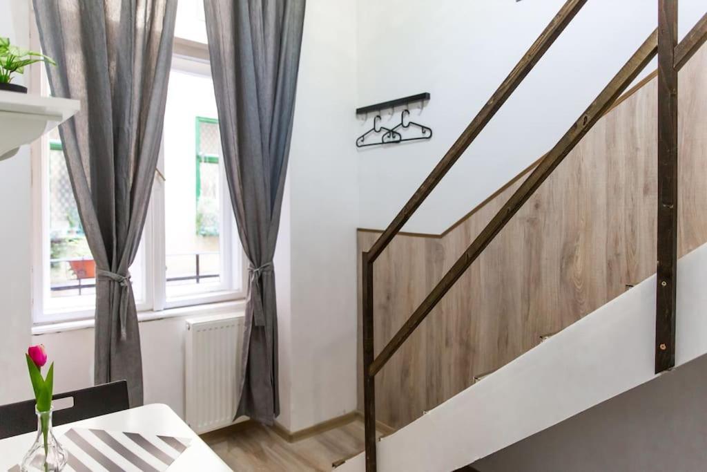 Central Budget Lofts Apartamento Budapeste Exterior foto