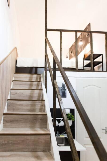Central Budget Lofts Apartamento Budapeste Exterior foto