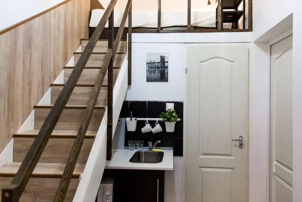Central Budget Lofts Apartamento Budapeste Exterior foto
