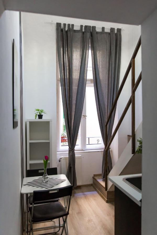 Central Budget Lofts Apartamento Budapeste Exterior foto