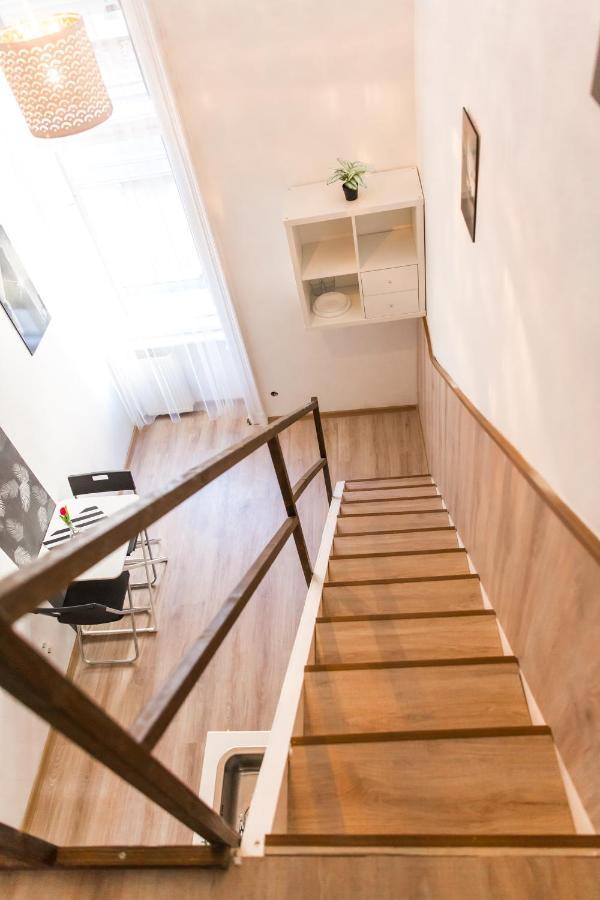 Central Budget Lofts Apartamento Budapeste Exterior foto